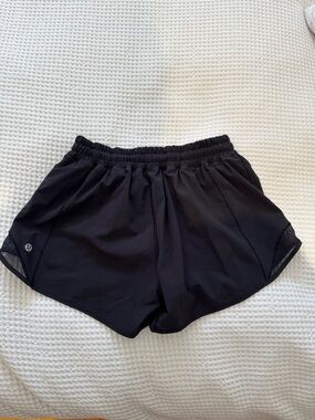 lululemon athletica Black Women's Athletic Shorts 6 Tall
